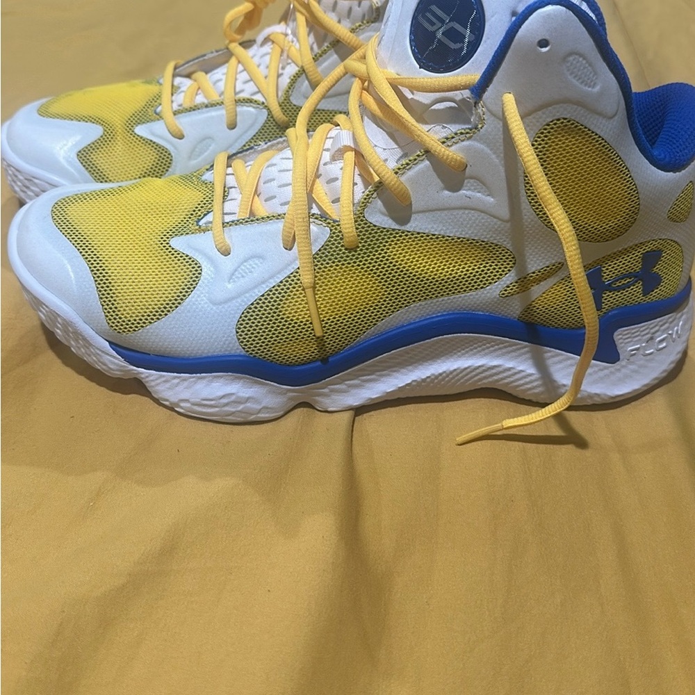 Under Armour men’s yellow  and Blue Shoes